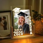 lampe photo personnalisée graduation bois naturel moderne nom class of 2026