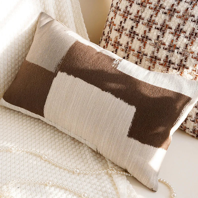 housse coussin décorative motif floral beige marron texture douce canapé lit salon moderne élégant
