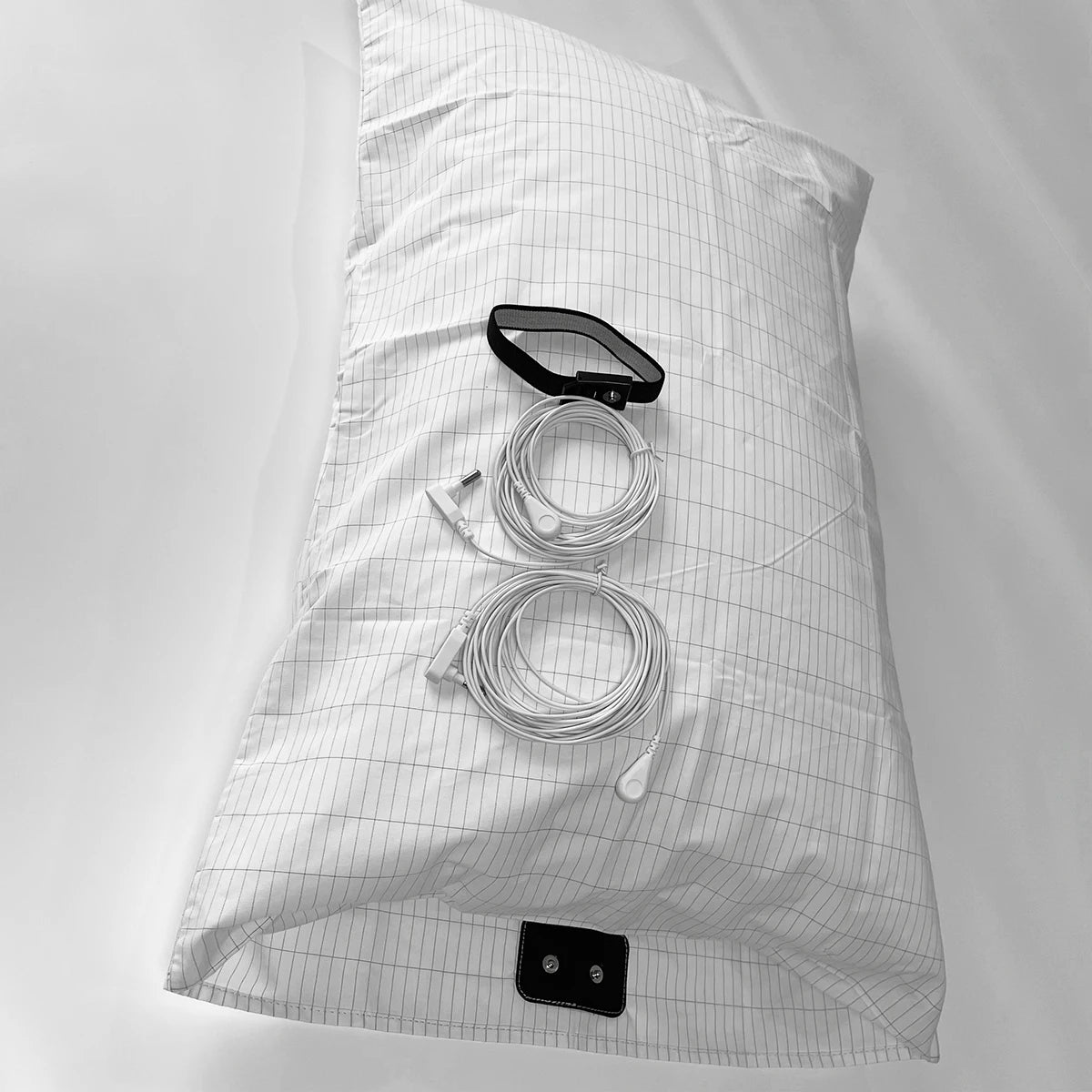 taies d'oreiller gris rayures conductrices mise terre oreillers modernes eyelets câble blanc prise terre