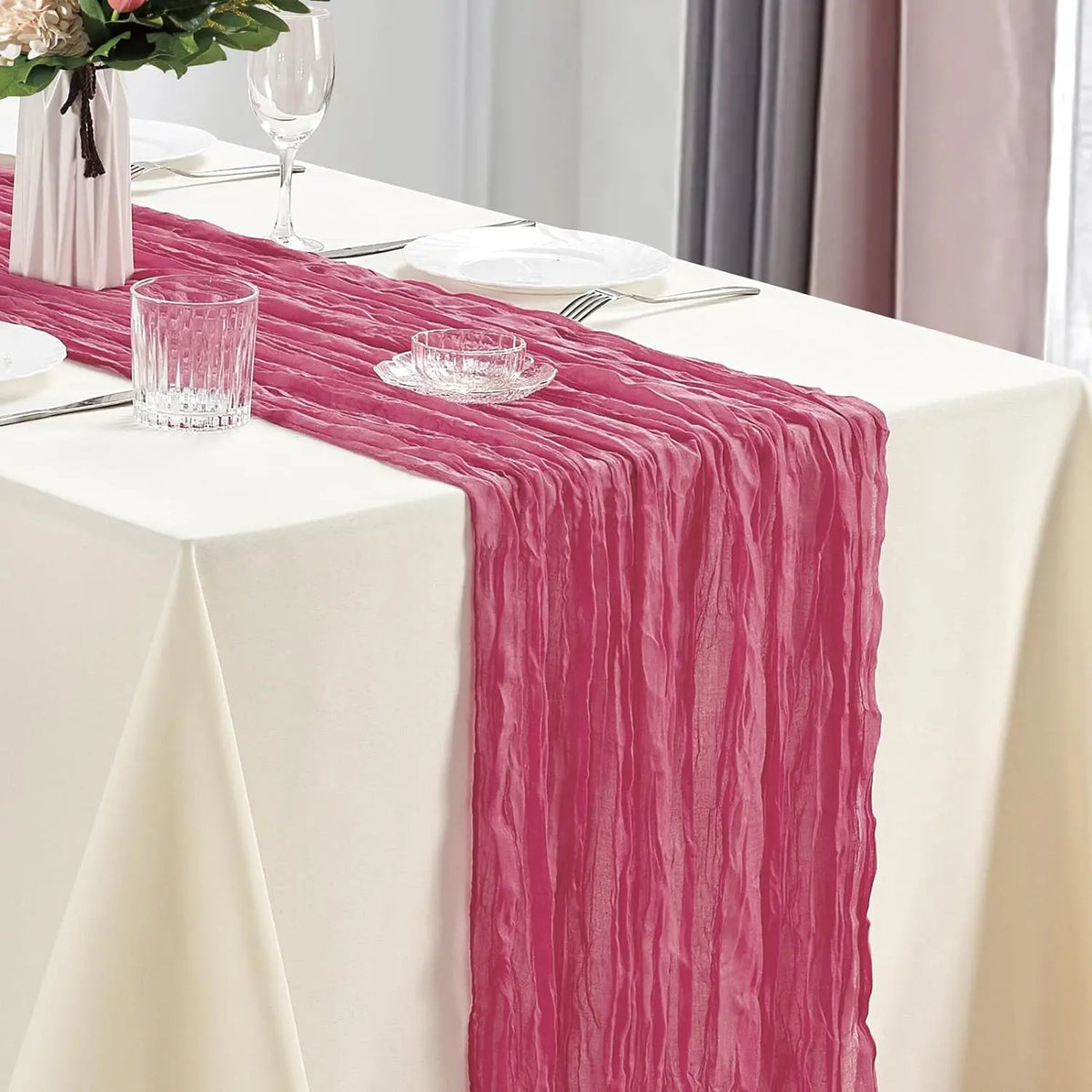 serviette table verte moderne rayures verticales élégante fixée ruban occasion festive anniversaire noël halloween