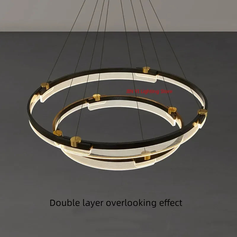 suspension lumineuse moderne noir doré ampoules led blanc translucide structure circulaire bandes translucides minimaliste