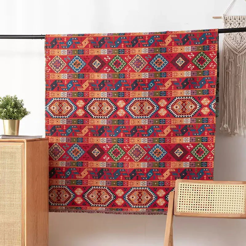 tapis ethnique motifs géométriques polyester rouge beige bleu orange vert