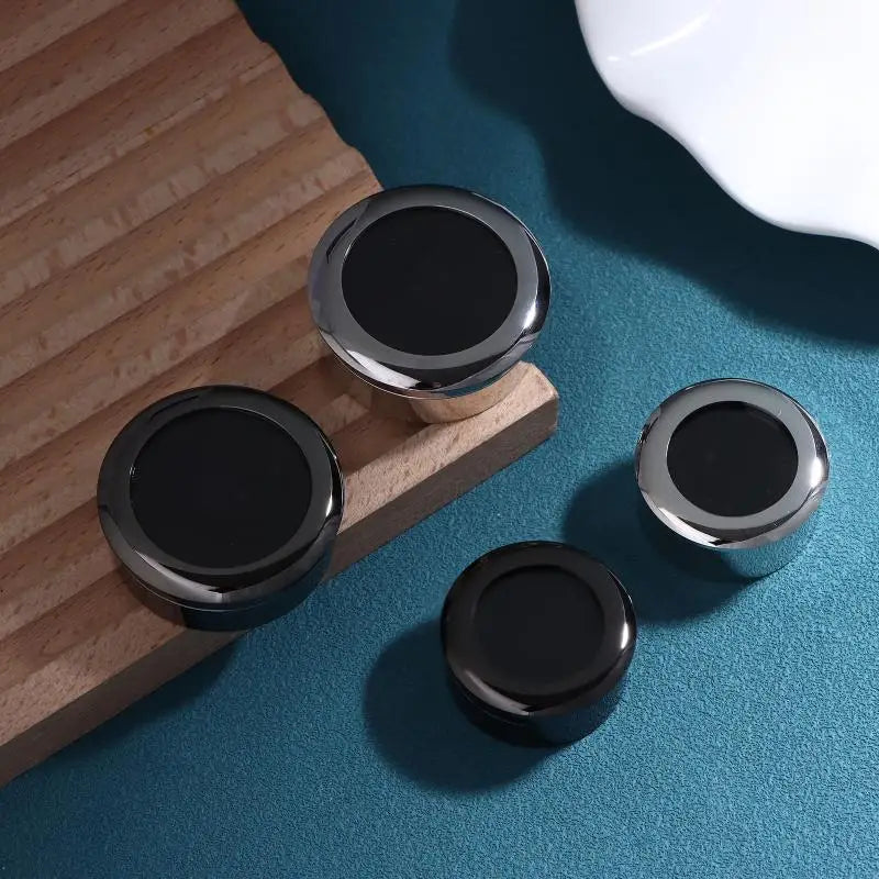 boîtes rangement bijoux rondes métal argentées noires modernes opaques petit grand