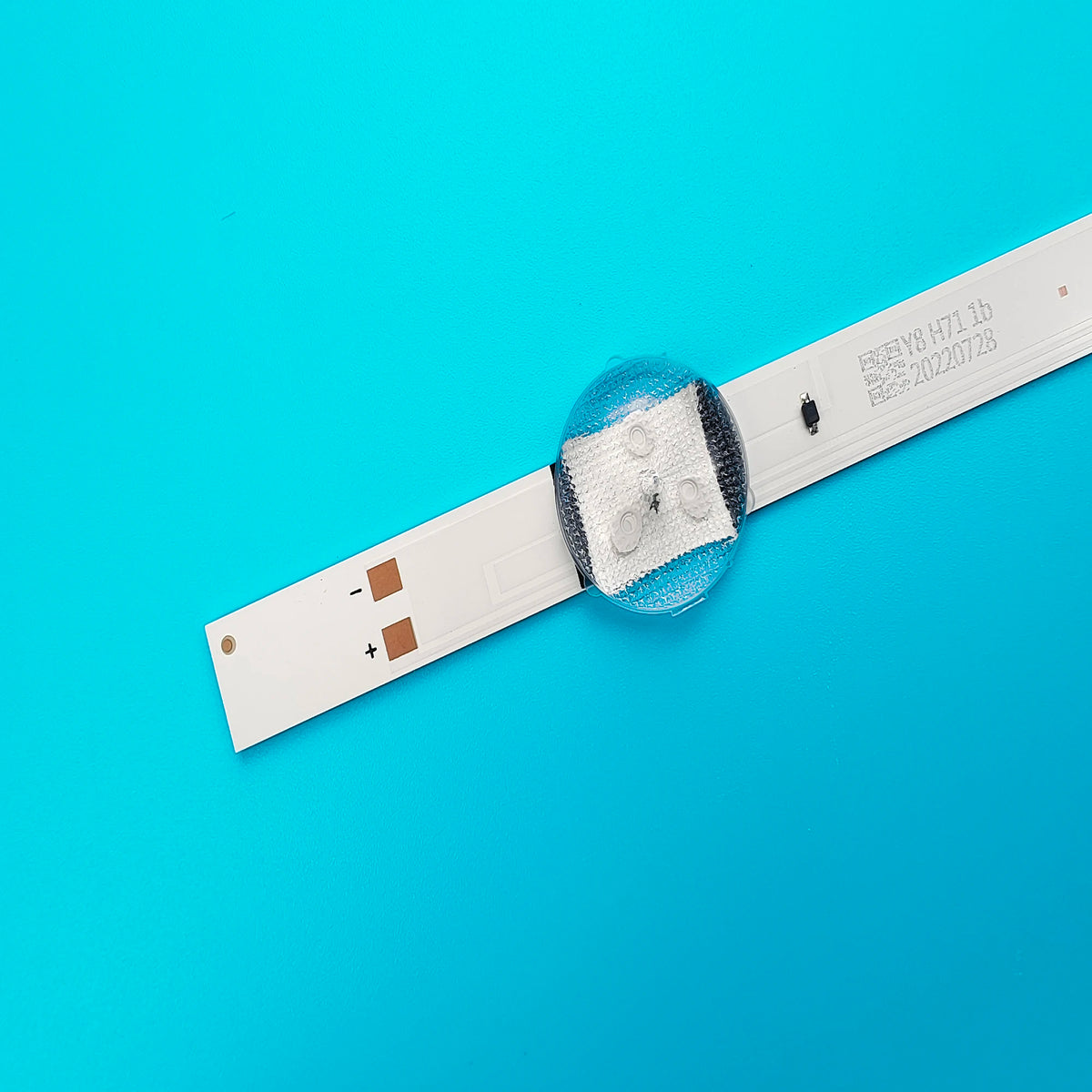 bande lumineuse flexible adhésive blanc lisse moderne connecteur électrique certifiée