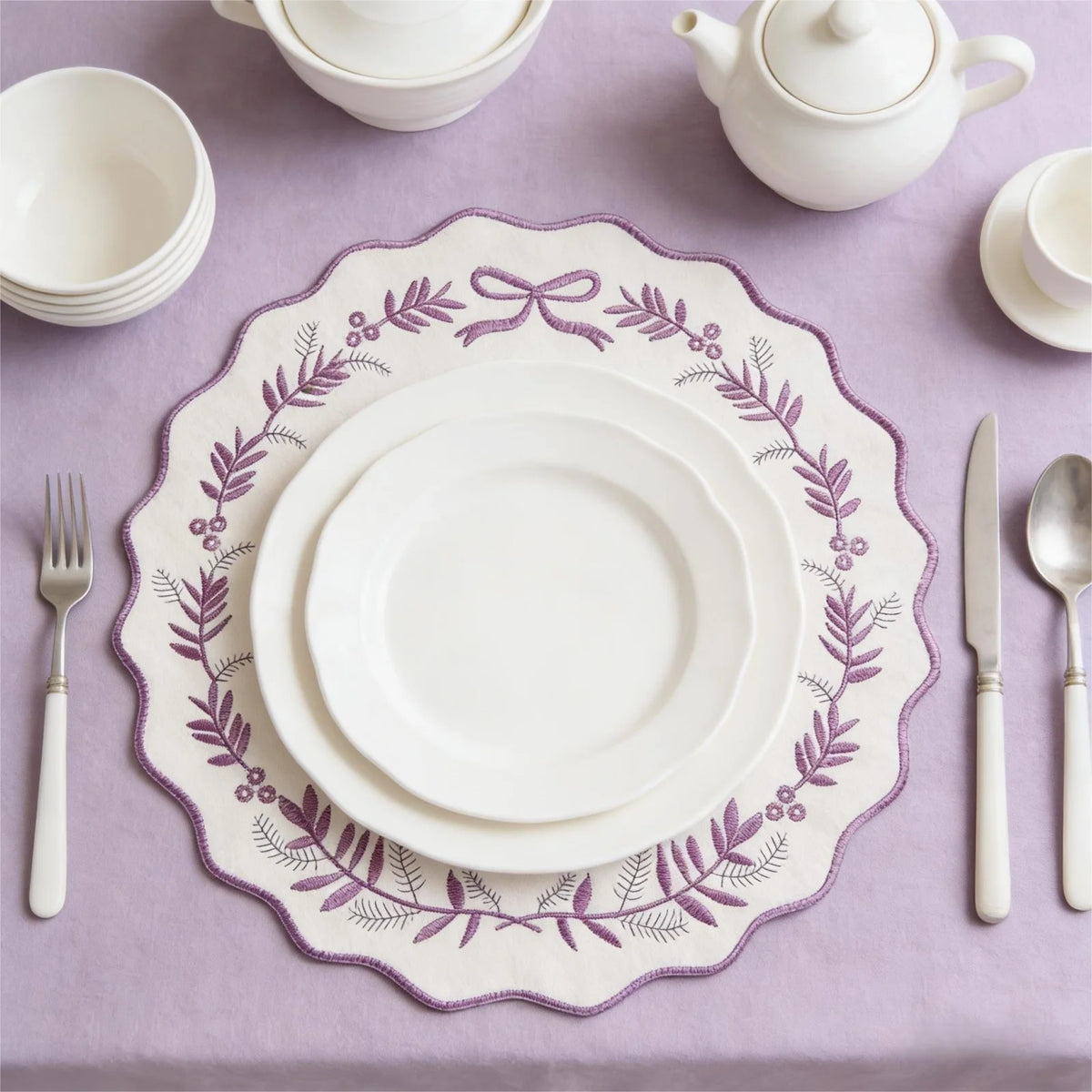 serviette table classique guirlande feuilles ruban blanc bleu orange rouge violet doré respectueux environnement