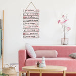 décoration murale moderne affirmations positives planches bois clair motifs floraux aquarellés citations encourageantes
