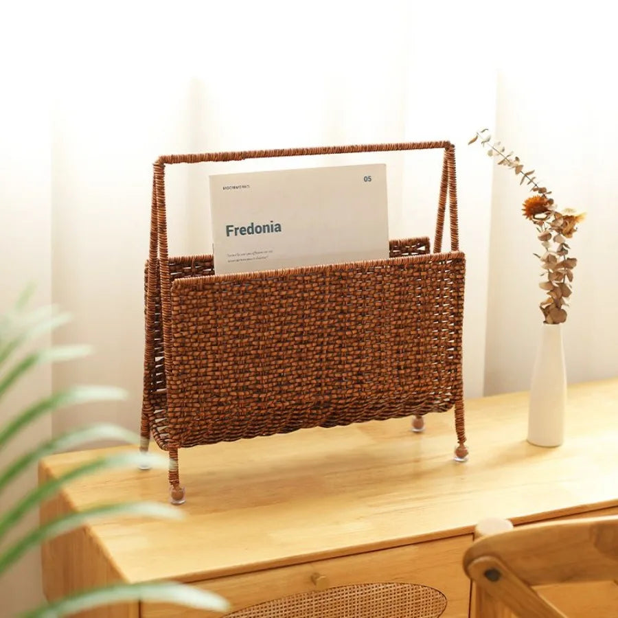 support magazines tressé marron clair rustique pieds ronds salon rangement respectueux environnement