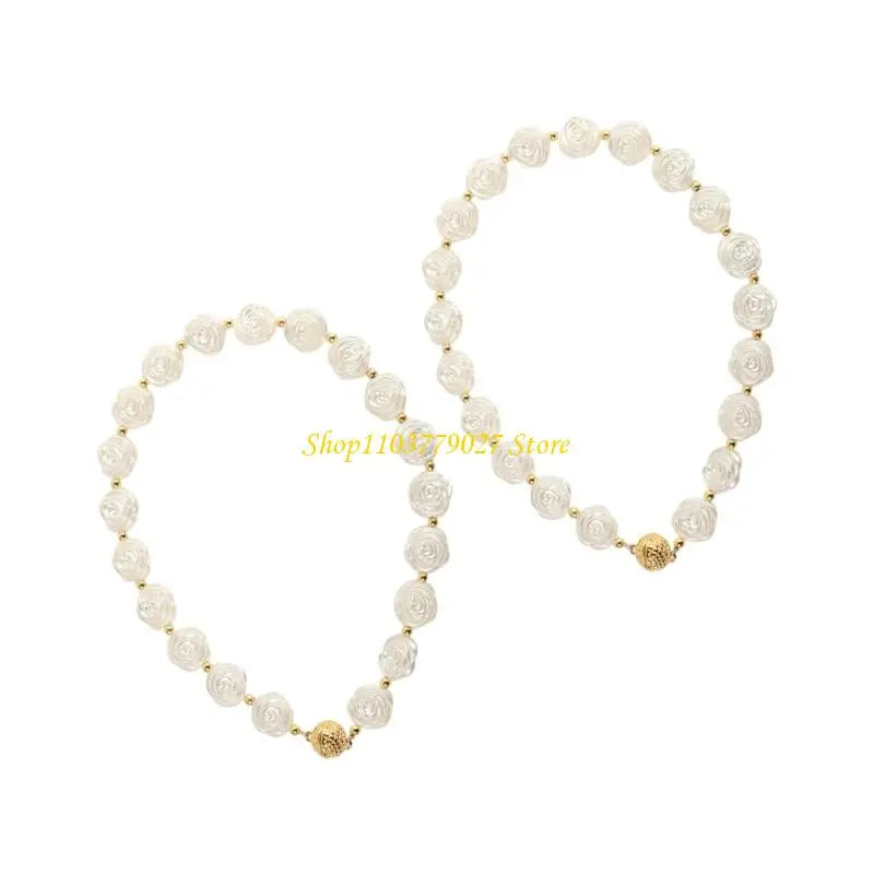 collier classique blanc fleurs aimants dorés accessoire bijou femme élégant fleuri sans trous