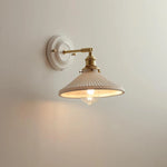 lampe murale classique blanc doré rayures verticales douille vis fixée ampoule câble moderne chambre
