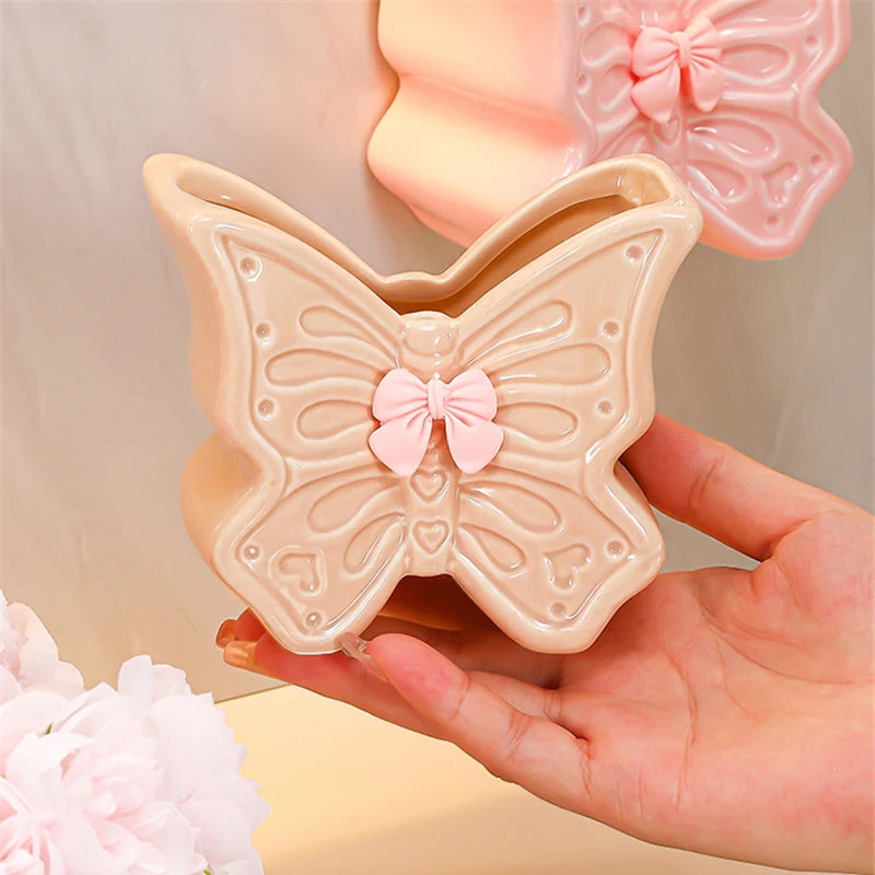 rangement mural papillon rose blanche brosses dents pinceaux maquillage deco girly fantaisiste