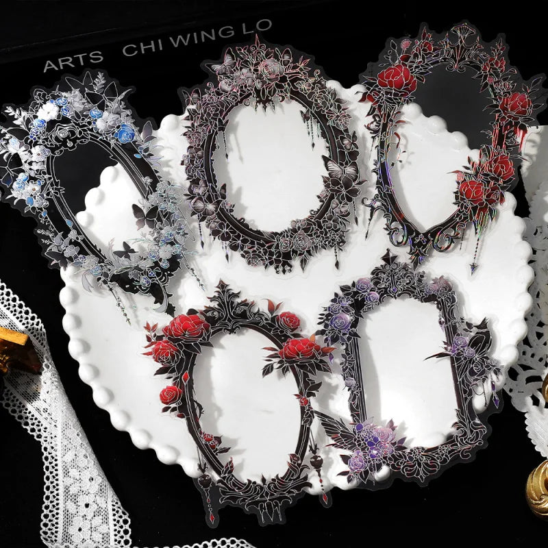 miroirs gothiques motifs floraux clips strass noir blanc bleu rouge doré journal étudiant
