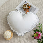 housse coussin dentelle blanche forme cœur carré décoration romantique maison fleurs artificielles photo encadrée