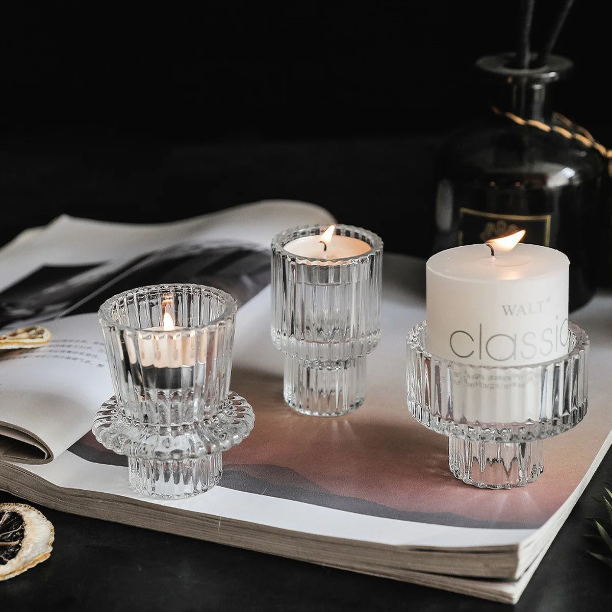 photophore verre transparent moderne bougies assorties rayures verticales décoration intérieure table élégant support