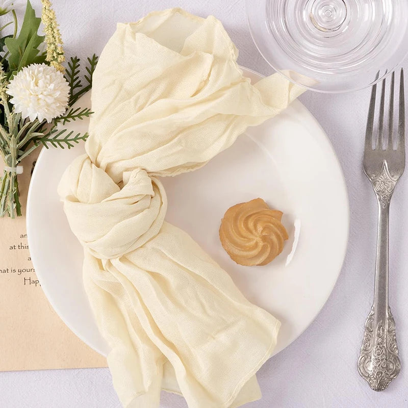 serviettes pliées crème plissées moderne lot table mariage fêtes extérieur