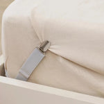 clips draps lit réglables antidérapants attaches matelas blanc gris rose pâle minimaliste utilitaire