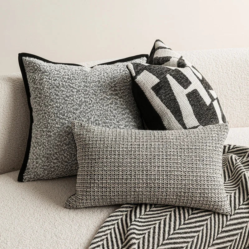 coussins décoratifs modernes motif géométrique beige gris noir rouge polyester