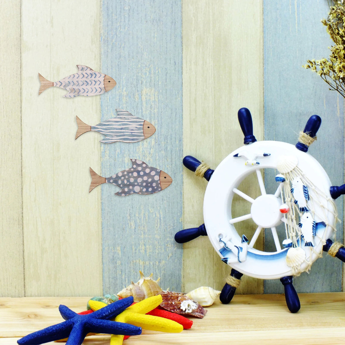décoration murale poisson bois bleu clair rayures décor nautique maison plage salle bain