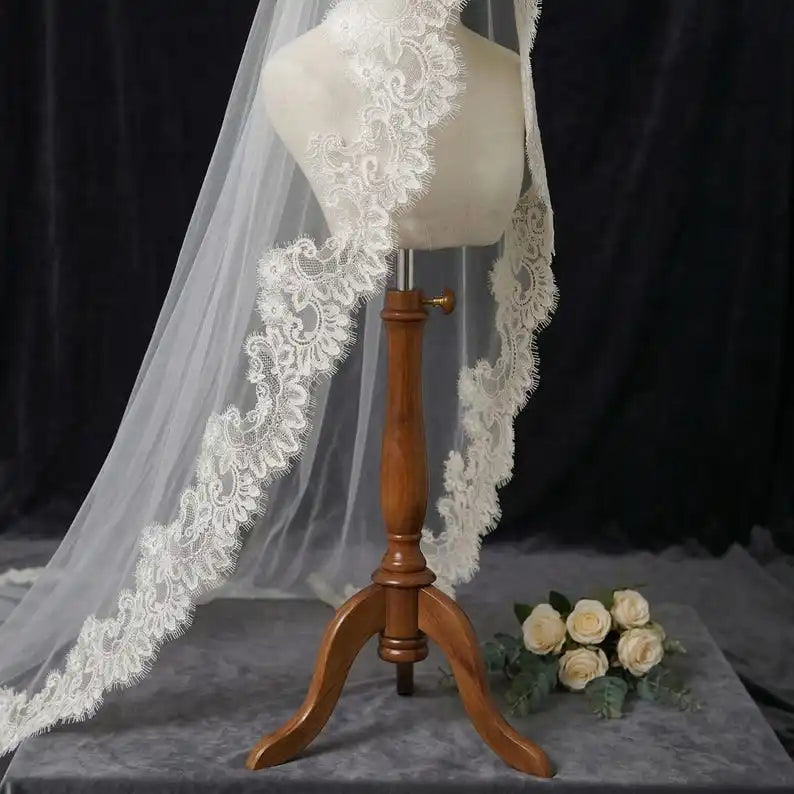 voile mariée dentelle florale transparente classique blanc crème bord dentelle