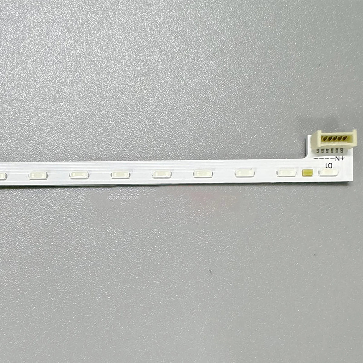 ruban led blanc 598mm 68 diodes ligne continue moderne accessoire informatique