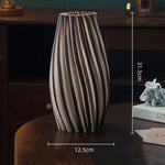 vase moderne rayures diagonales blanc orange rouge décoration maison arrangement floral