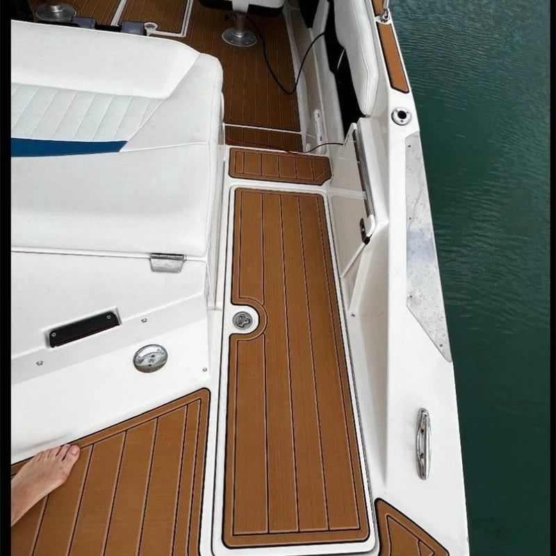 tapis sol bateau marron foncé texture bois cockpit swim platform autoadhésif moderne nautique