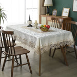 nappe table rectangulaire dentelle blanche broderie fleurs classiques élégante mariage banquet cuisine rustique