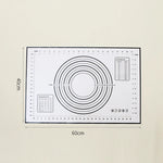 tapis pâtisserie violet blanc dessins pâte sucre rouleaux pratique deco