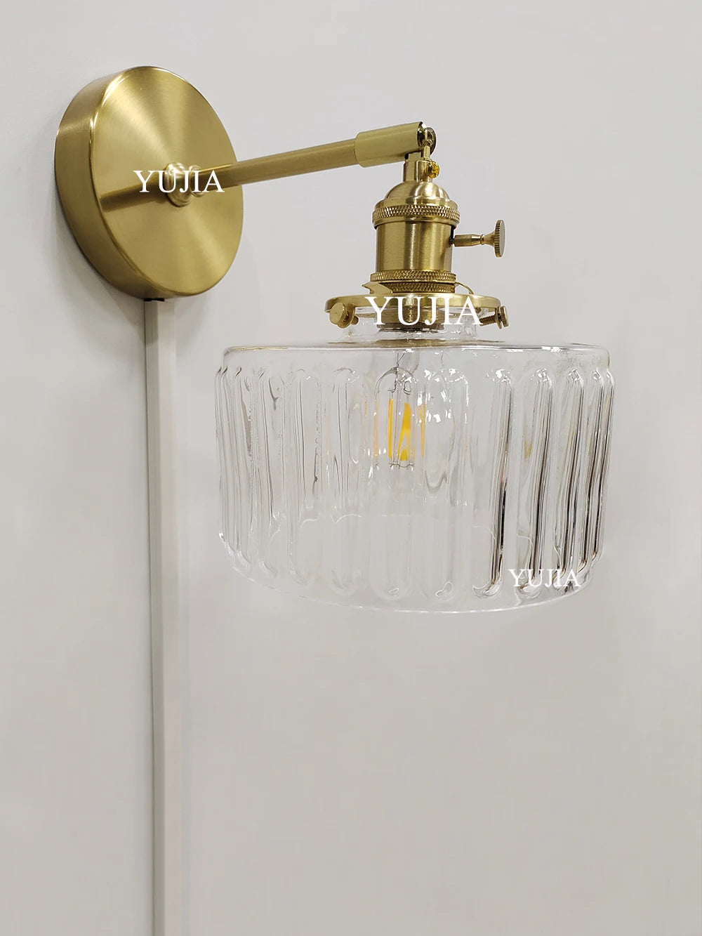 lampe murale or transparent moderne interrupteur rayures horizontales verre chambre cuisine étude