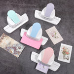 perforateur bords blanc bleu clair rose clair papeterie scrapbooking cartes decoration étudiante minimaliste