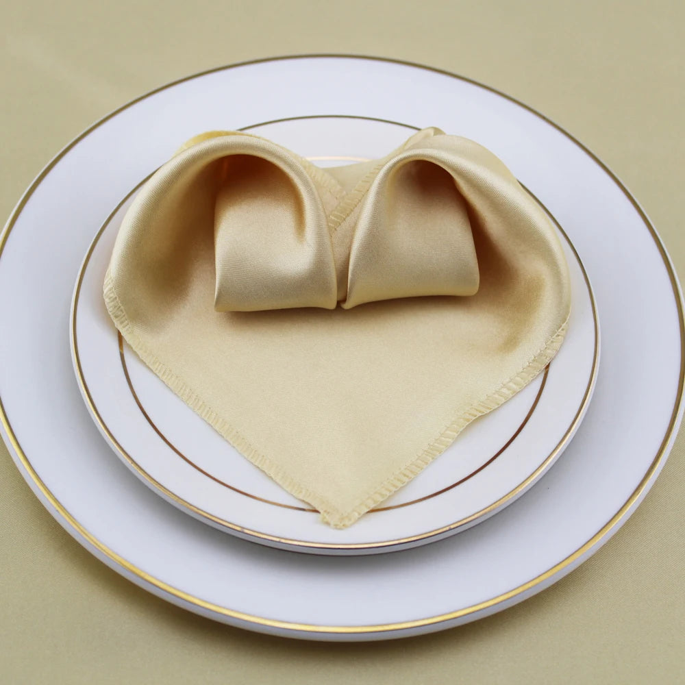 serviette table satin pliée forme coeur mariage décoration fête