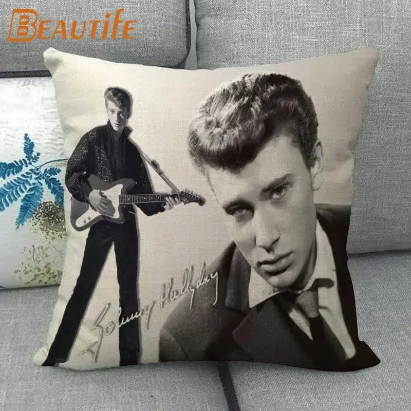 coussin carré moderne homme cheveux blond opacité noir bracelet cuir décoration chambre ornementalité universel