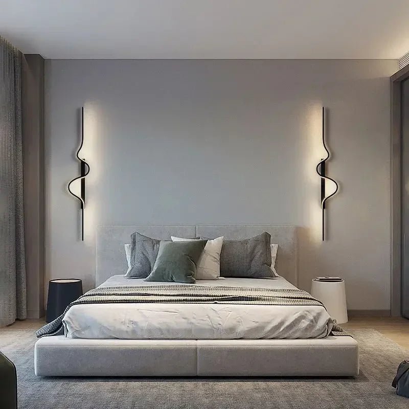 Applique murale LED en taille M installée dans un intérieur contemporain