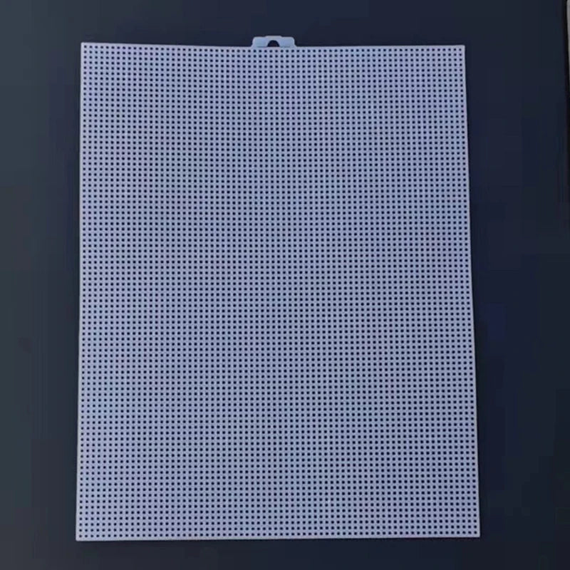 grille polyester blanc noir moderne utilitaire perforée trame broderie artisanale tricot bricolage
