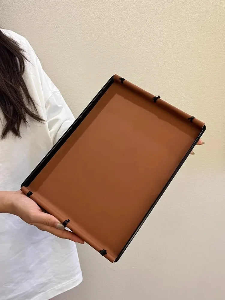 plateau cuir marron clair moderne minimaliste léger rangement table salonDecorationOpaqueBrillant