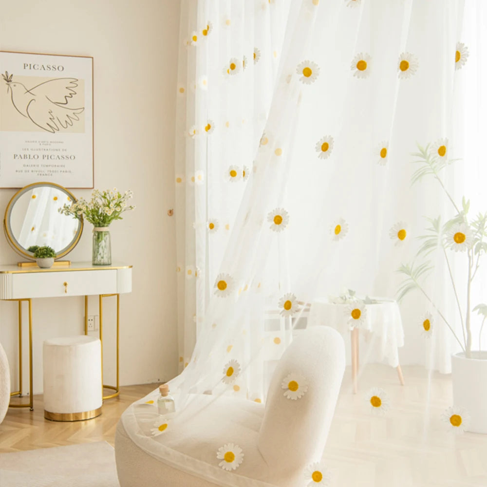 rideau translucide blanc jaune motif fleur camomille moderne salon chambre décoration fenêtre douce