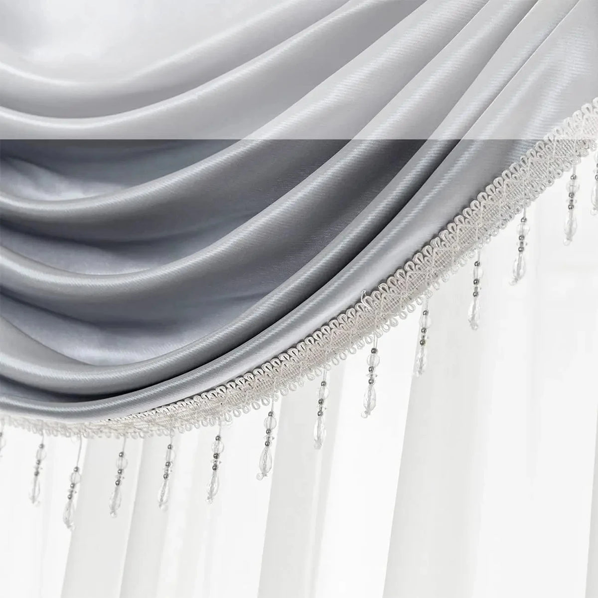 rideau gris clair uni satiné opaque classique maison hospitalité franges crochets