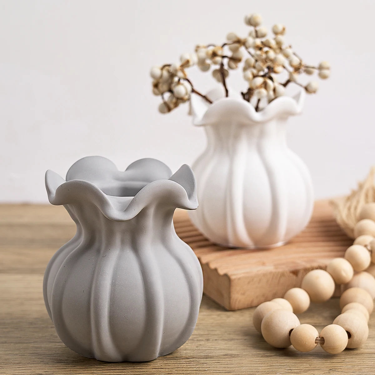 vases silicone gris blanc relief feuilles moderne élégant bougie fleurs séchées