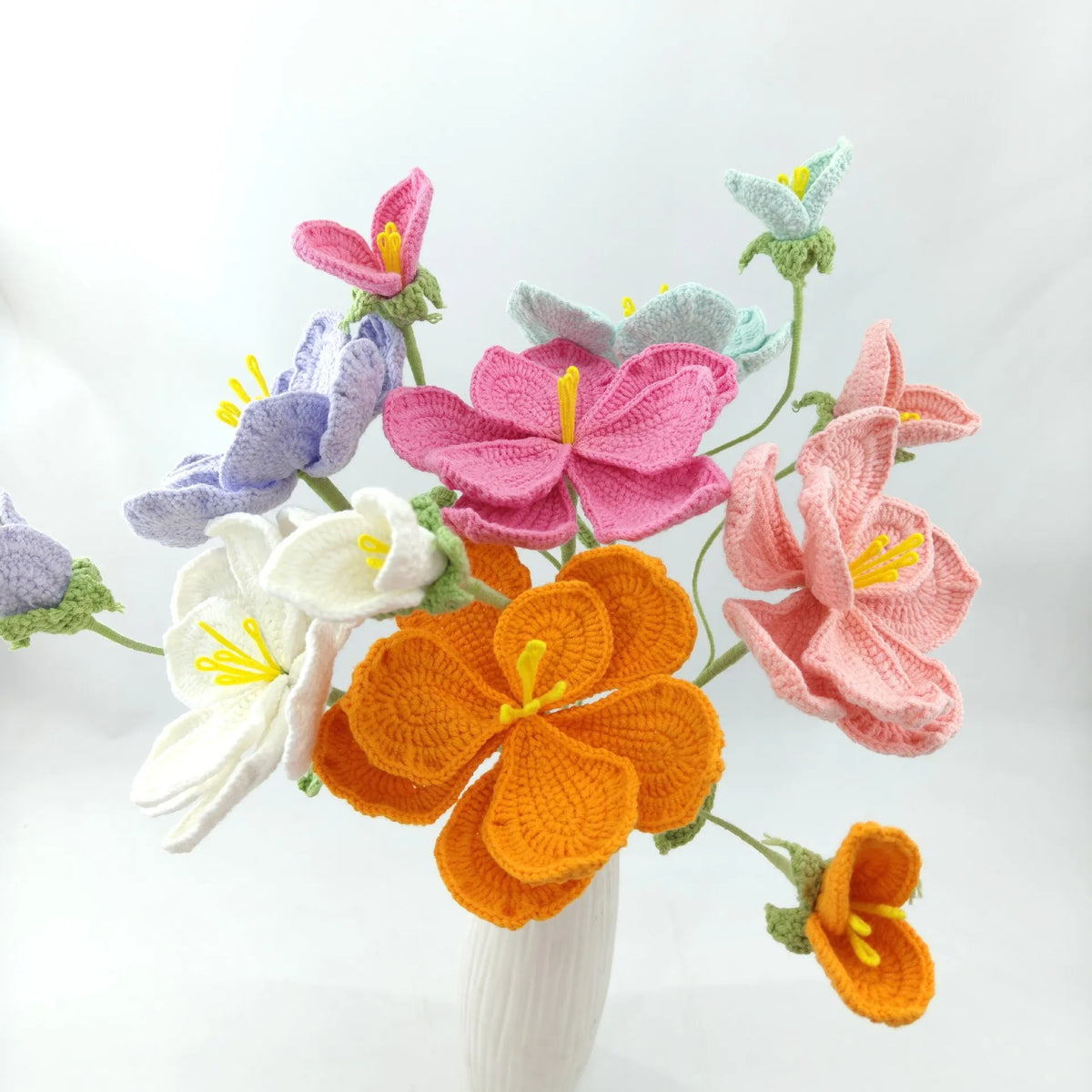 décoration maison fleurs tricotées violet orange rose blanc vert artisanal occasion fête mariage anniversaire