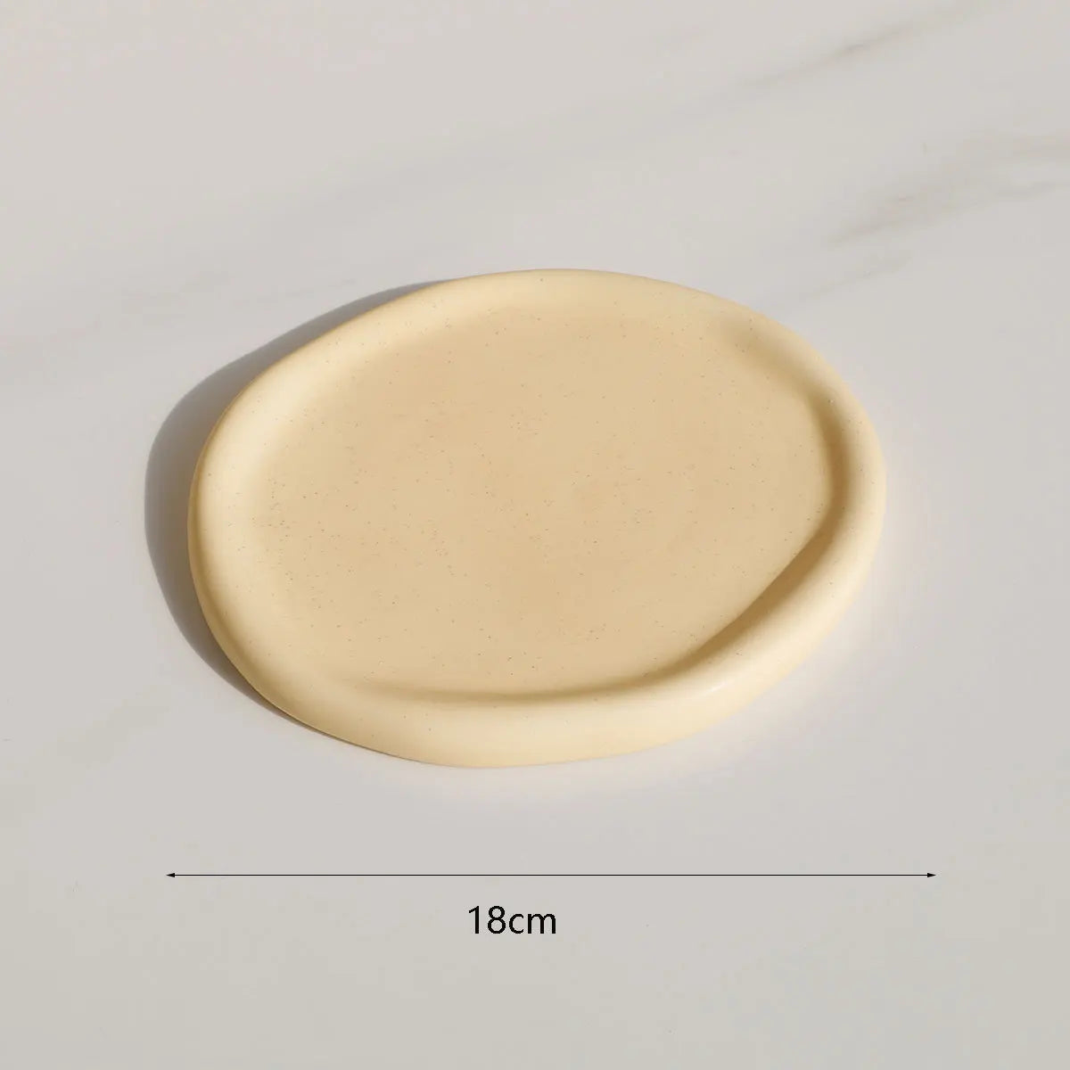 assiette céramique blanche dorée support bijoux moderne élégant plateforme rangement blanc doré mat brillant