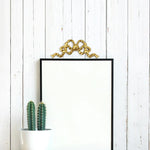 décoration murale résine ruban noué rosace ornementale cadre blanc miroir cactus feuilles verte chambre