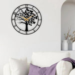 Horloge murale noire dans un salon contemporain