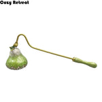bougie allumette artisanale verte dorée motif floral vintage tringle fixée support