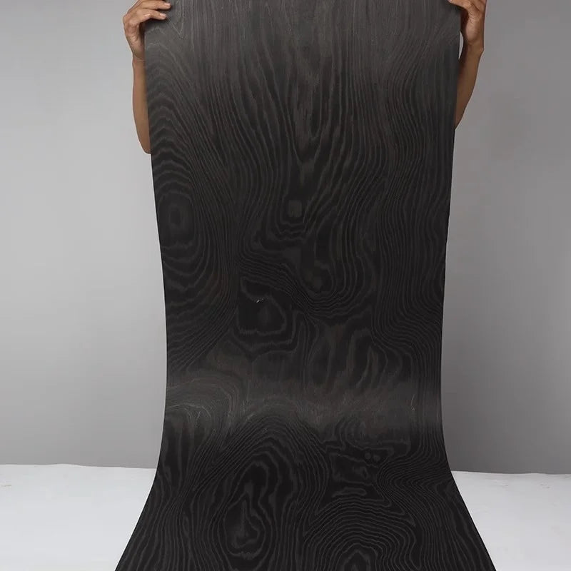 Panneau bois rectangle en placage naturel dans un intérieur contemporain