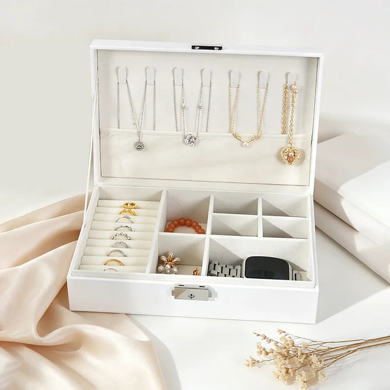 boîte bijoux simili cuir noire blanche moderne cadenas rangement bracelets colliers boucles doreilles bague