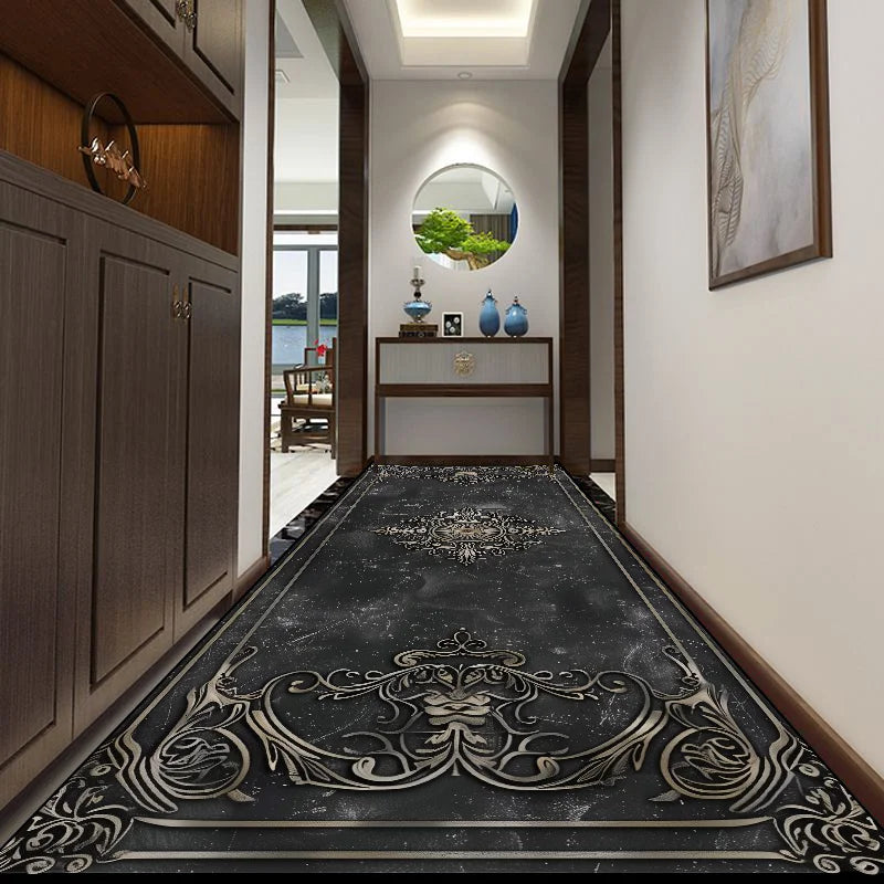 Couloir élégant avec sol orné de motifs décoratifs et éléments de style asiatique.