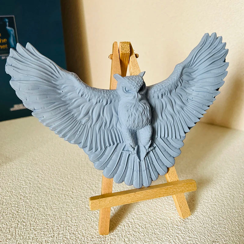 sculpture oiseau gris plumes détaillées réaliste intérieur décoration murale aile épandage