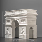 statue arc boîte bijoux blanc sculpté détails classique baroque ornemental decor salon