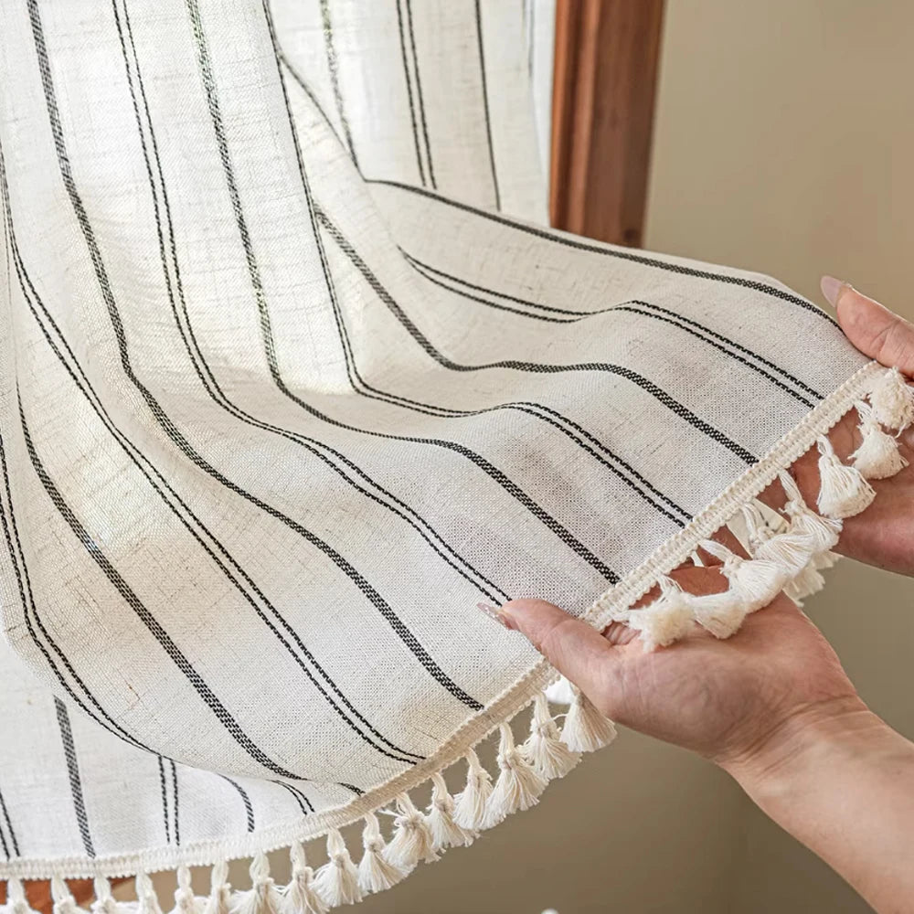 rideau polyester classique rayures horizontales beige clair noir opacité rubans pompons balconextérieur japonais