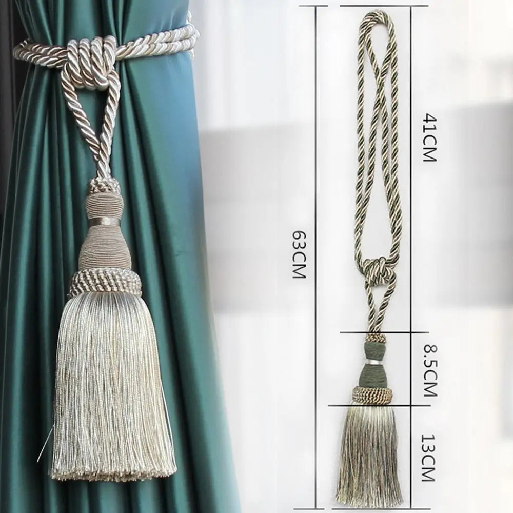 pompons rideau beige gris vert classiques attache bois franges opaques moderne decoration maison