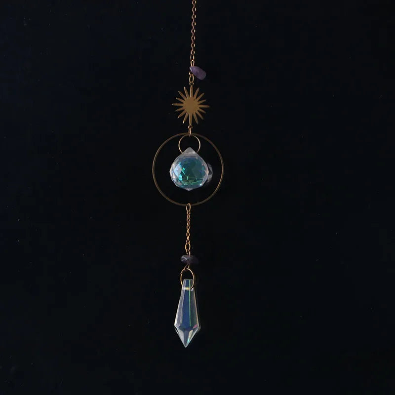 bijou pendentif cristal or bleu violet vert formes géométriques motifs oculaires translucides boho chic